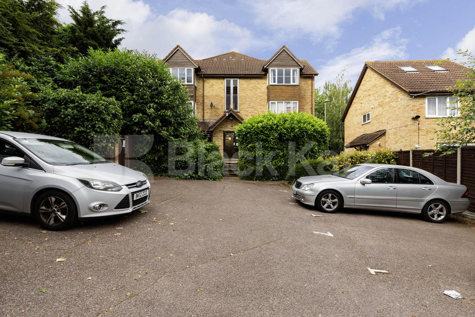 Luxury Studio in a Peaceful location Snowdon Drive, Hendon 